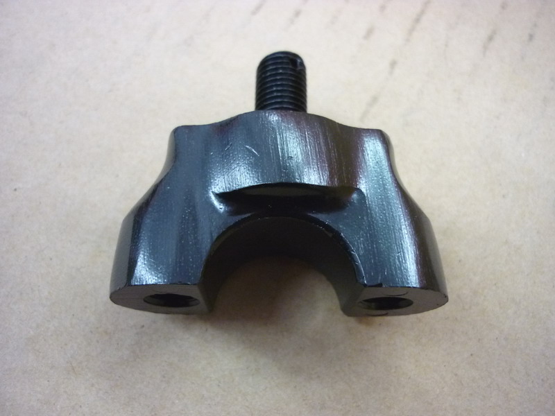 Держатель руля нижний SYM