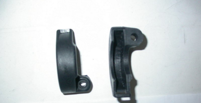 Хомут верхний ручки упр.дросс. заслонкой SYM EuroX 100 EuroX 50