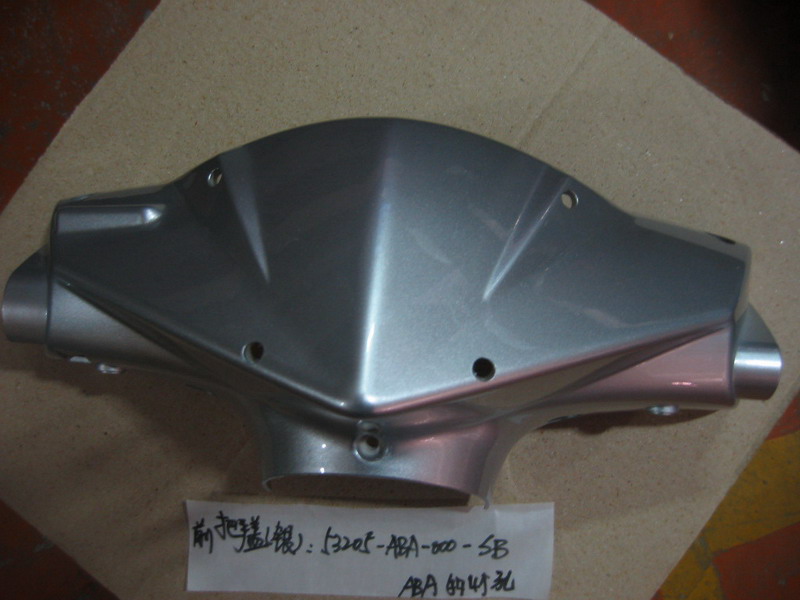 Облицовка руля передняя серебристый (S-880S) SYM