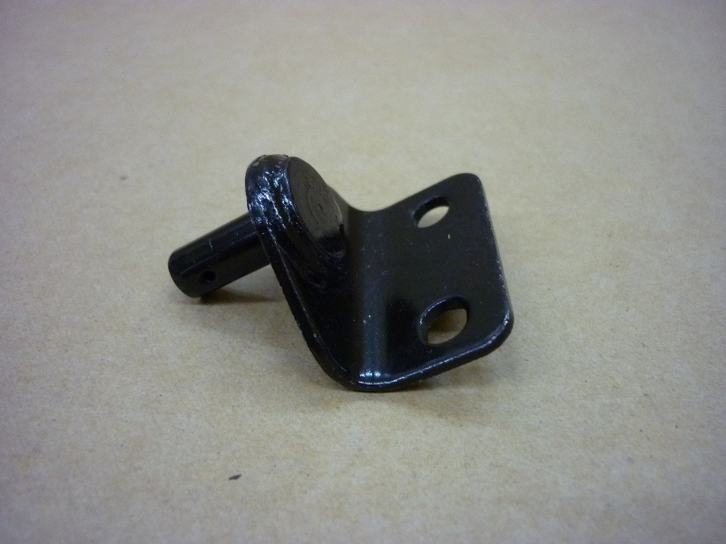 Кронштейн упора сидения SYM