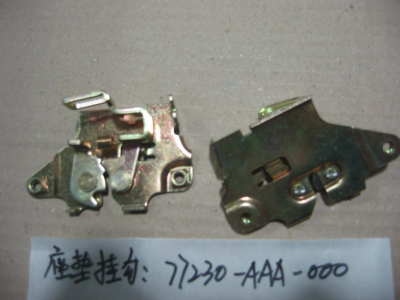 Защелка сидения SYM