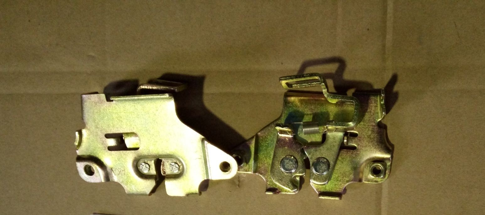 Защелка сидения SYM