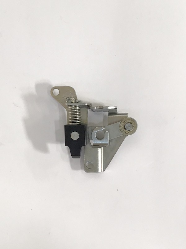 Кронштейн троса топливного бака SYM