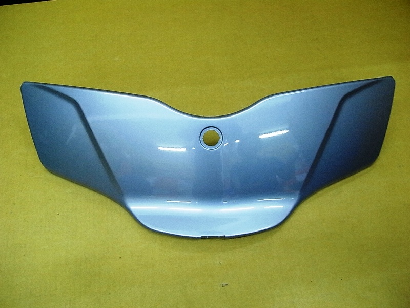 Облицовка крышки отсека для мелочей серый SYM Maxsym 400 Maxsym 600