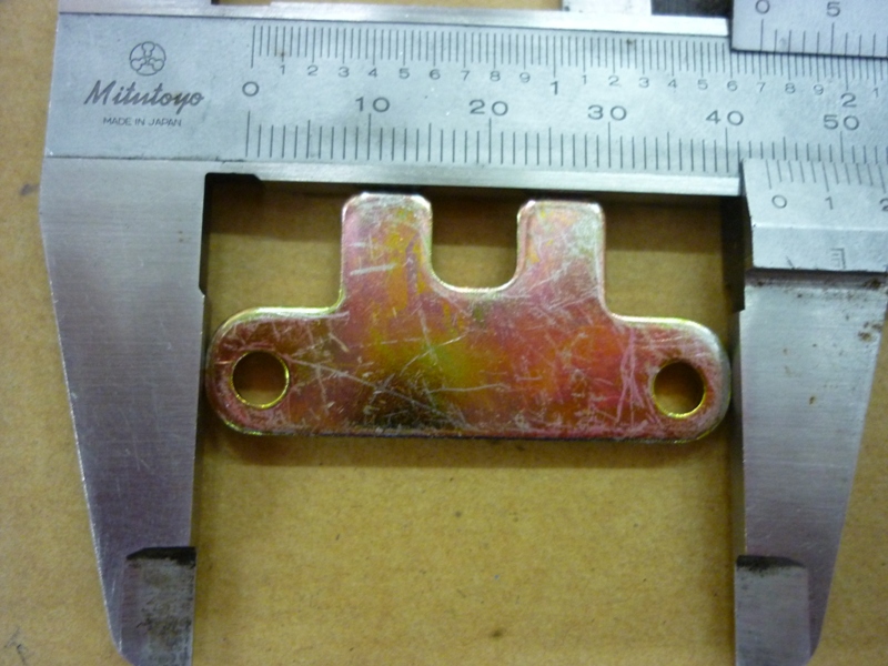 Кронштейн блока предохранителей SYM