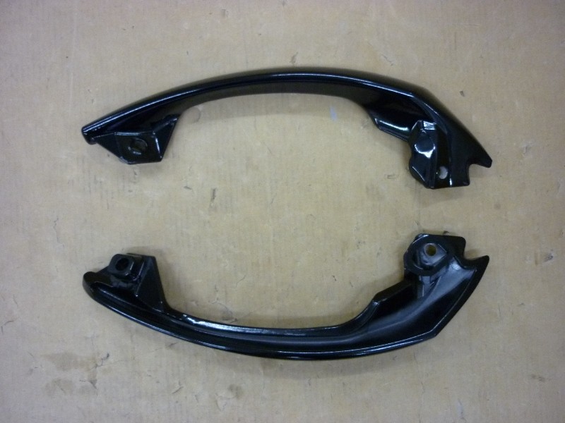 Поручень пассажира правый черный_BK-231P SYM Maxsym 400 Maxsym 600