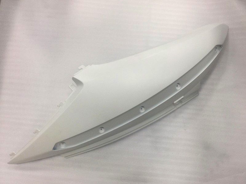 Облицовка задняя правая белый (WH-003UL) SYM