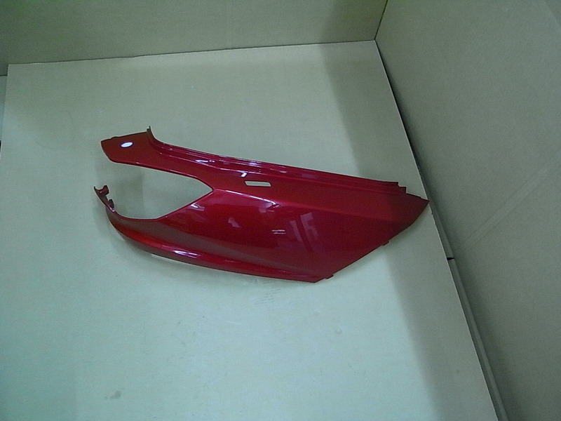 Облицовка задняя правая красный (R-010CA) SYM