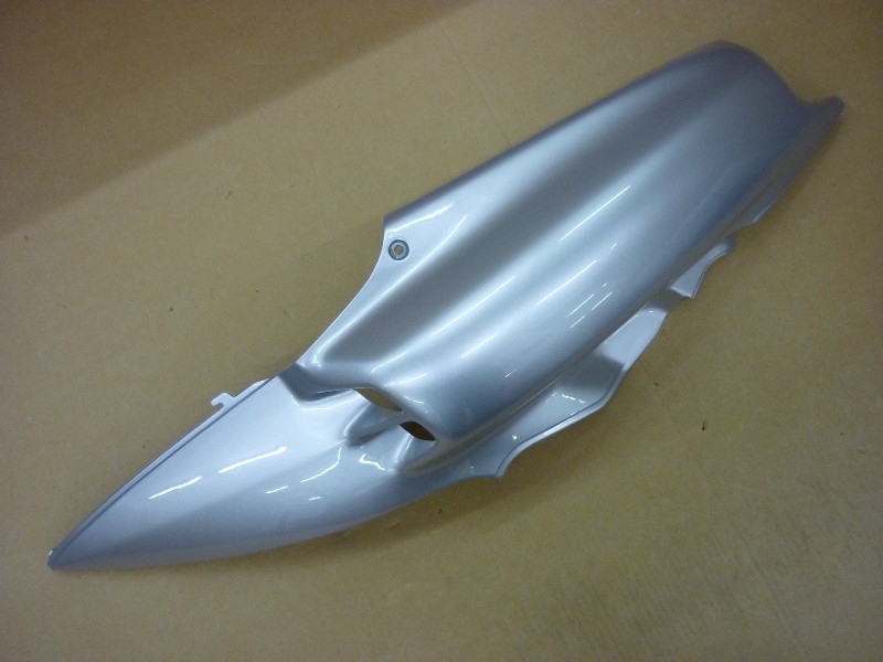 Облицовка задняя правая серебристый_S-880S SYM EuroX 100 EuroX 50