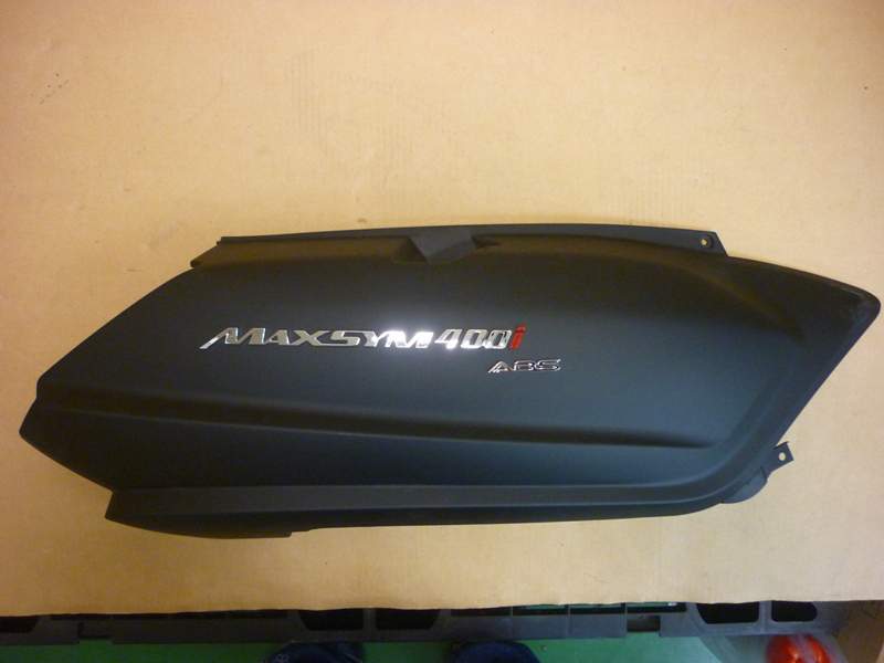 Облицовка задняя правая чёрный (BK-001UL) SYM