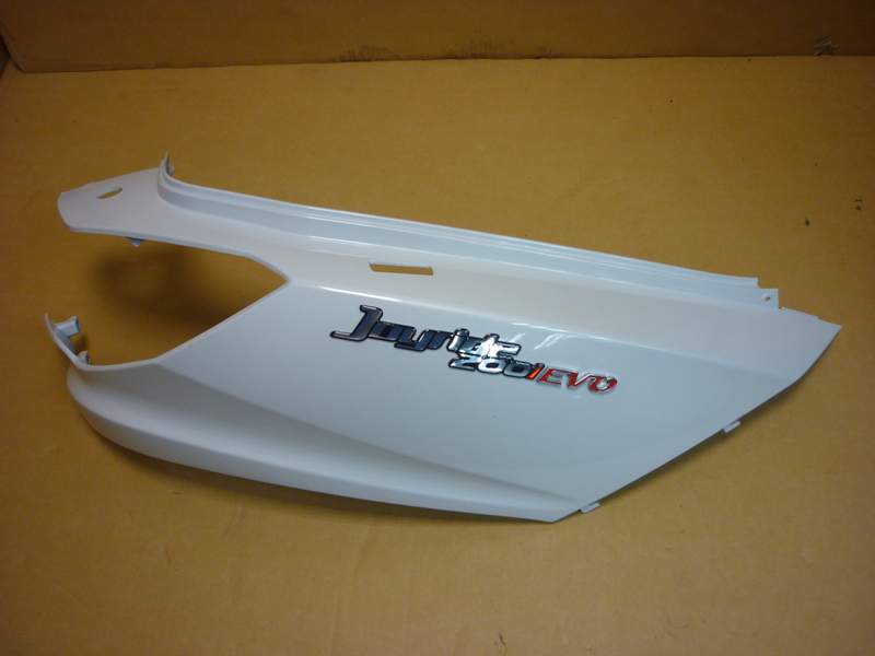 Облицовка задняя правая белый (WH-300P) SYM