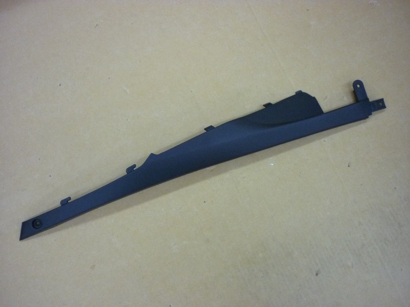 Облицовка задняя правая черный_BK-001U SYM Jetsport 50