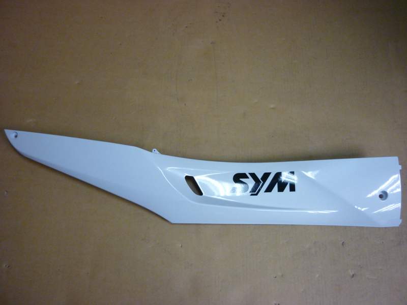 Облицовка боковая правая белый (WH-300P/GY-7450U) SYM