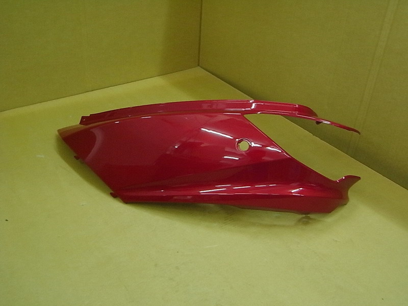 Облицовка задняя левая красный (R-010CA) SYM