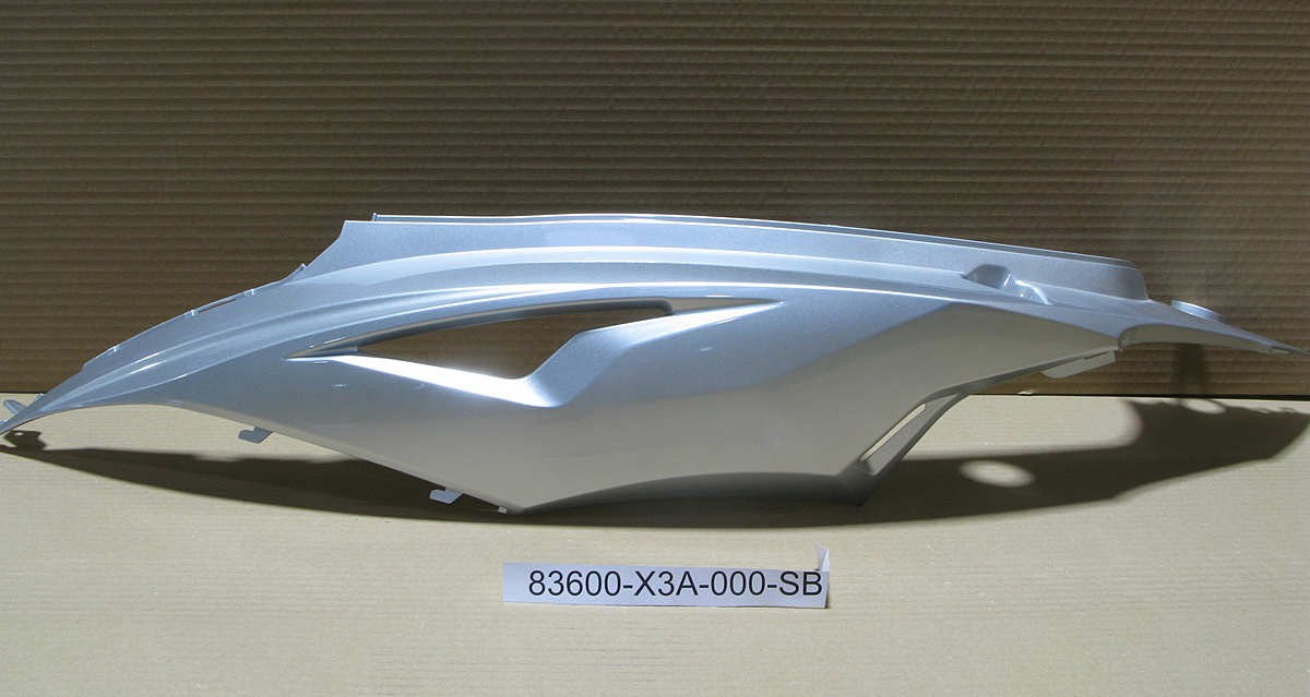 Облицовка задняя левая серебристый (S-880S) SYM Symphony 125 Symphony 50