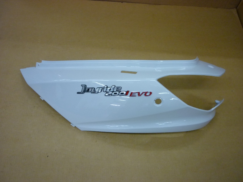 Облицовка задняя левая белый (WH-300P) SYM