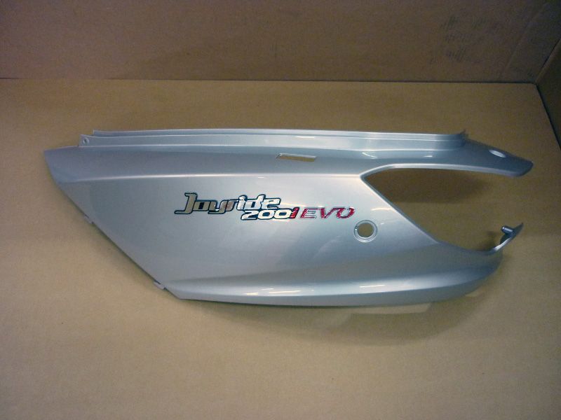 Облицовка задняя левая серебристый (S-421S) SYM