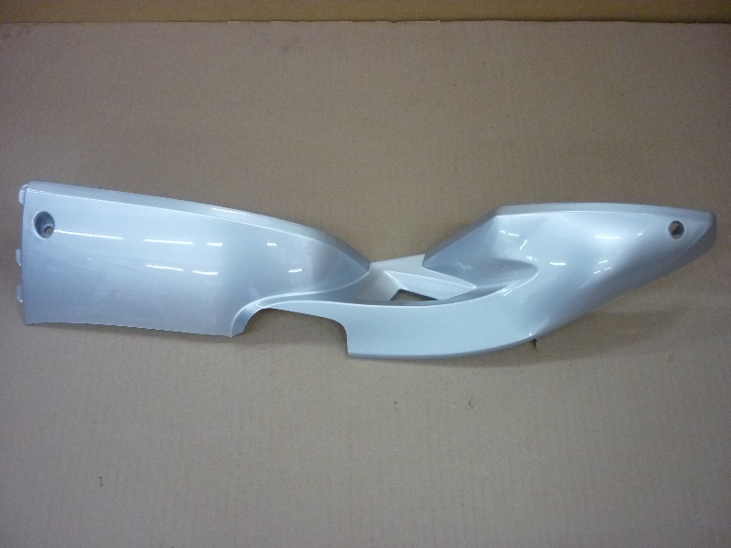 Облицовка боковая левая серебристый_S-421S-D SYM