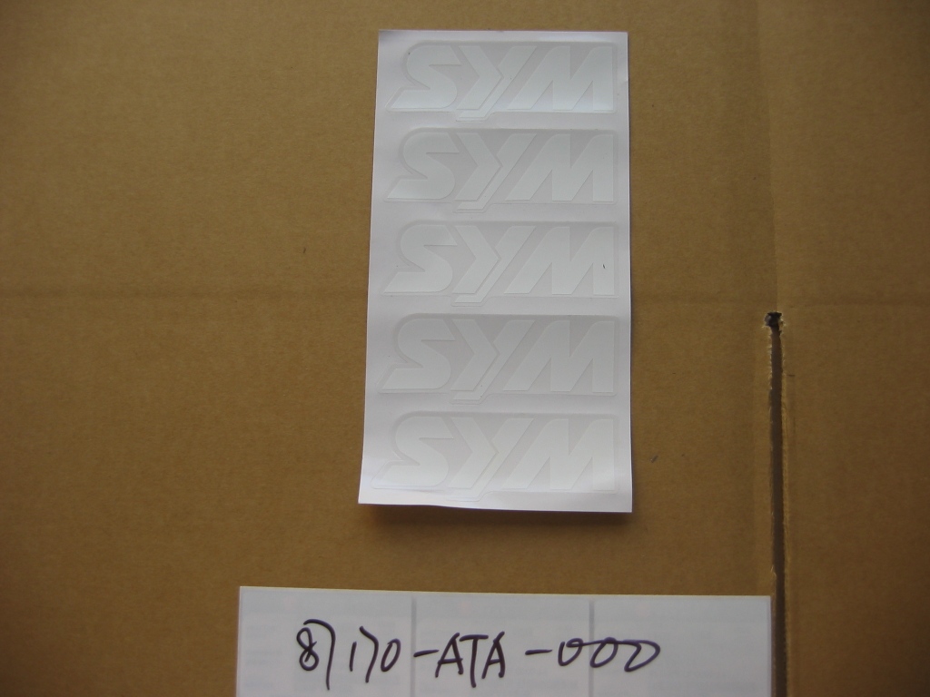 Наклейка sym белая SYM