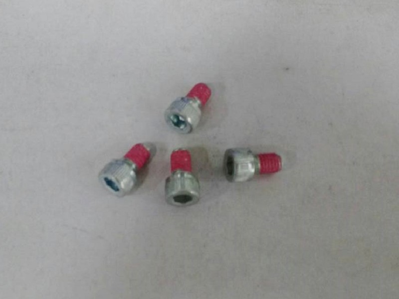 Винт М6х10 SYM