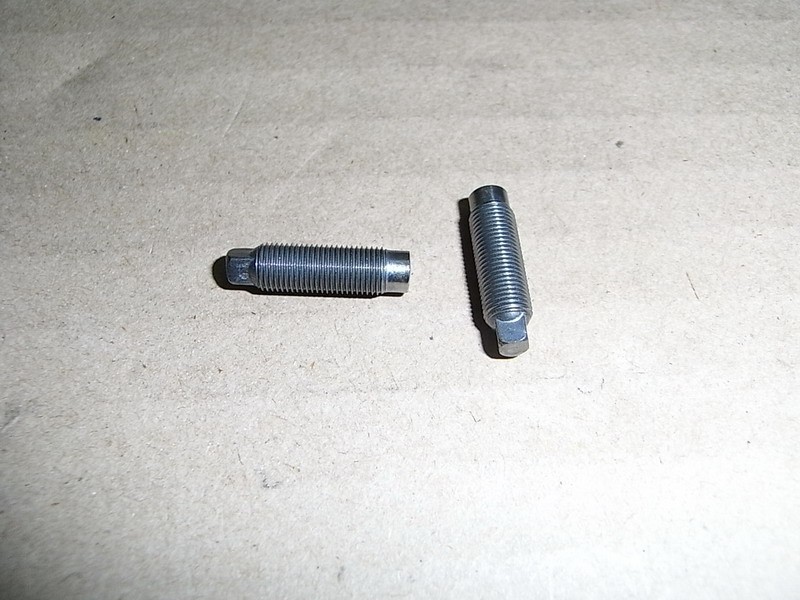 Винт регулировочный клапана SYM Allo 125 Allo 50 Jet 4 125 Symphony 125 JoyRide 200 Orbit 50 Orbit 125