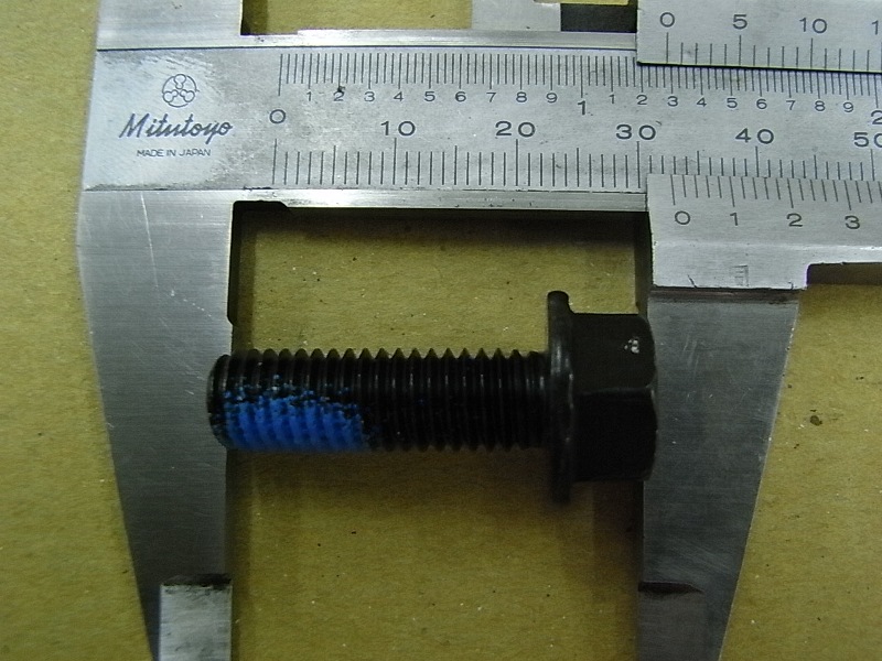 Винт с фланцем M8x25 SYM