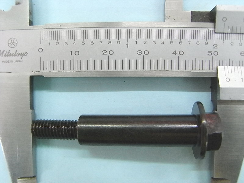 Болт ступенчатый м6 SYM