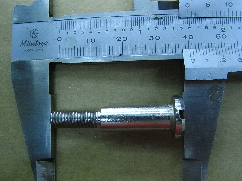 Болт рычага поворотный SYM