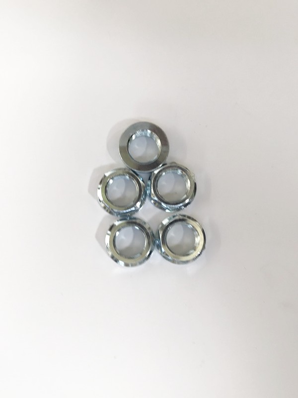 Гайка самоконтрящаяся 18мм SYM