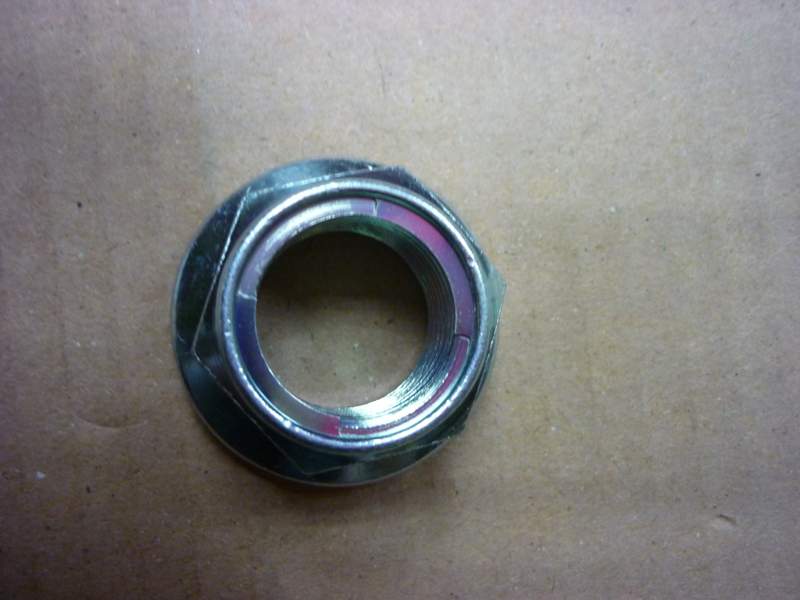 Гайка задней оси 20мм SYM