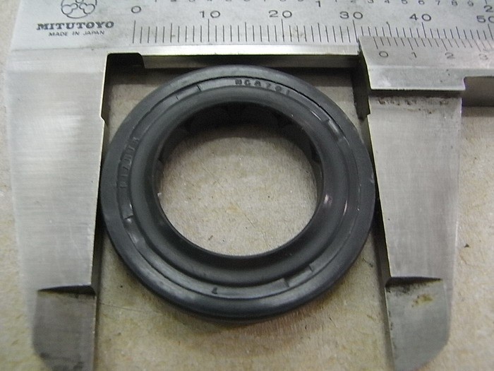 Сальник 20x32x5 передней ступицы J SYM Allo 125 Allo 50 JetNaked 50 Jet 4 125 Jet 4 50 Symphony 125 Symphony 50 JoyRide 200 Orbit 50 Orbit 125 GTS 300 Crox 125