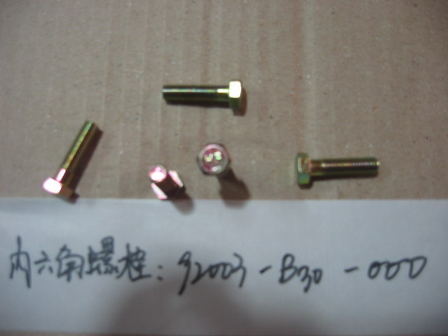 Болт шест 6х20 SYM