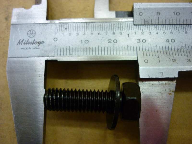 Болт с шайбой 8х25 SYM