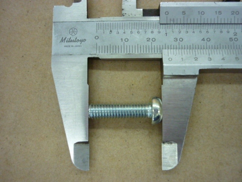 Болт накладки декоративной левой крышки SYM RS 125 RS 150