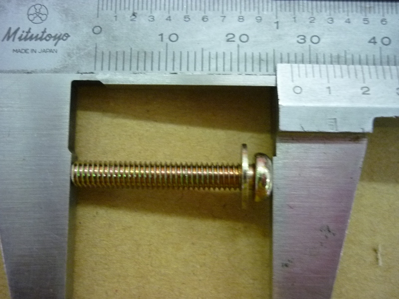 Винт с шайбой 4х25 SYM