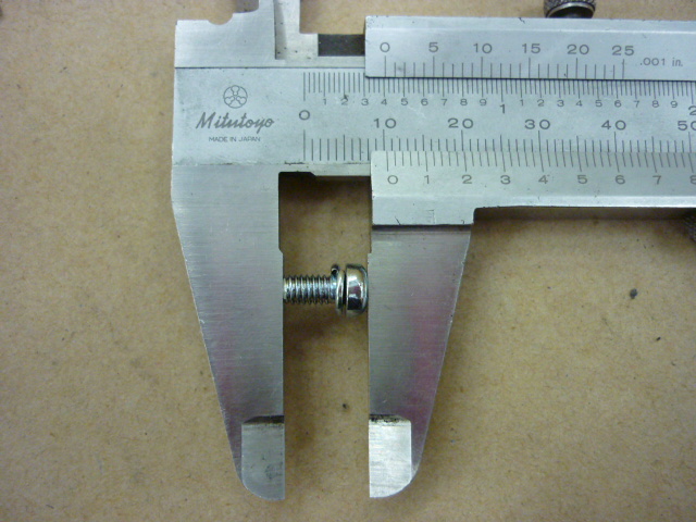 Винт с шайбой 4х8 SYM