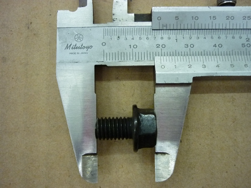 Винт с фланцем M8x12 SYM Orbit 125 Maxsym 400 Maxsym 600 Maxsym 500 Wolf 250 ATV 600 ATV 600LE