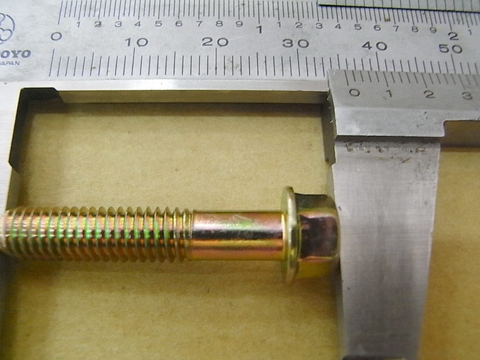 Болт с фланцем 6х30 SYM