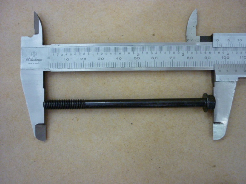 Винт с фланцем M6x90 SYM