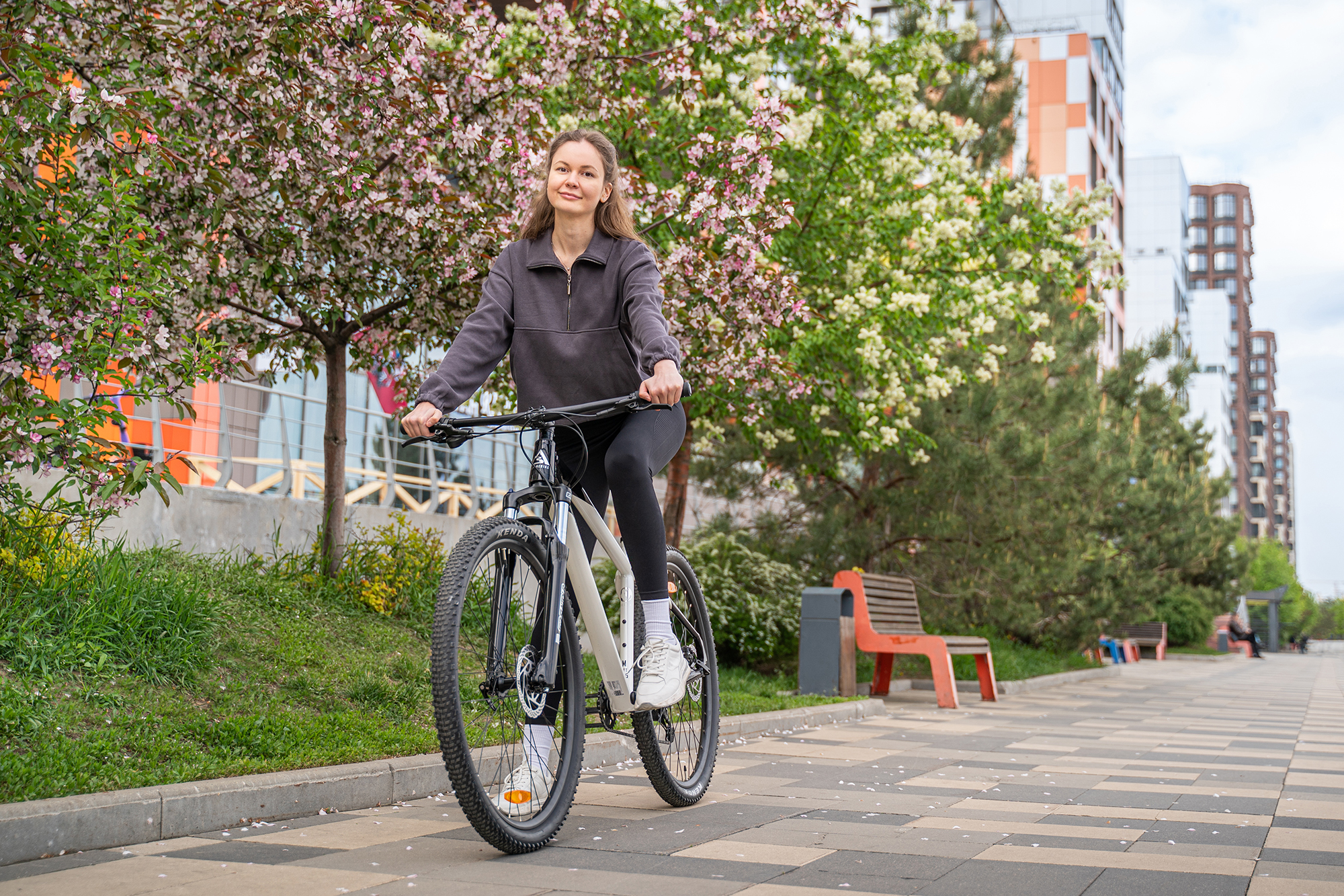 Велосипед горный Alpinebike Terra 9 белый мрамор