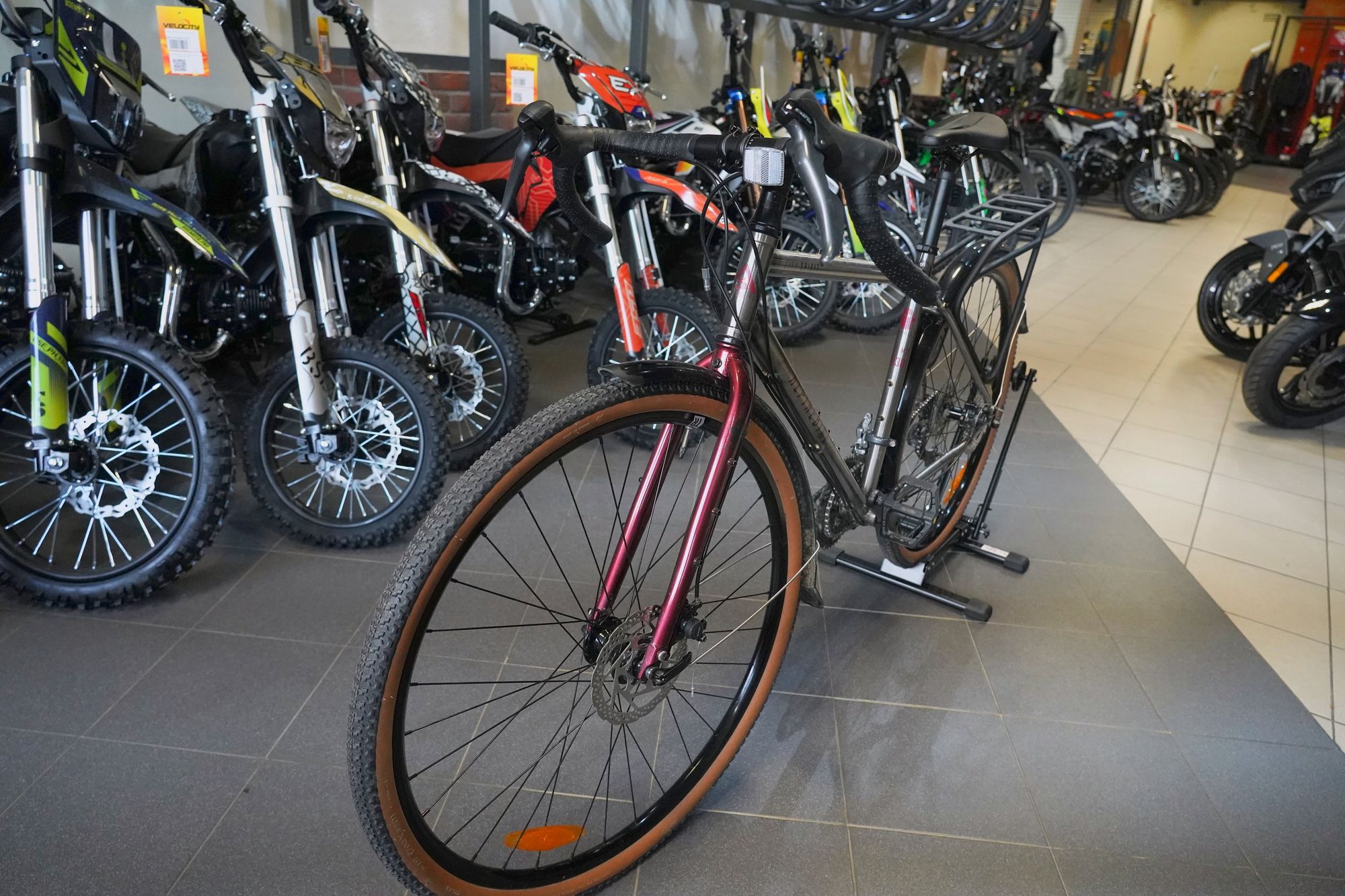 Велосипед гравийный Alpinebike City Spirit CR, размер S/M, (ETT 590), цвет Полированная сталь