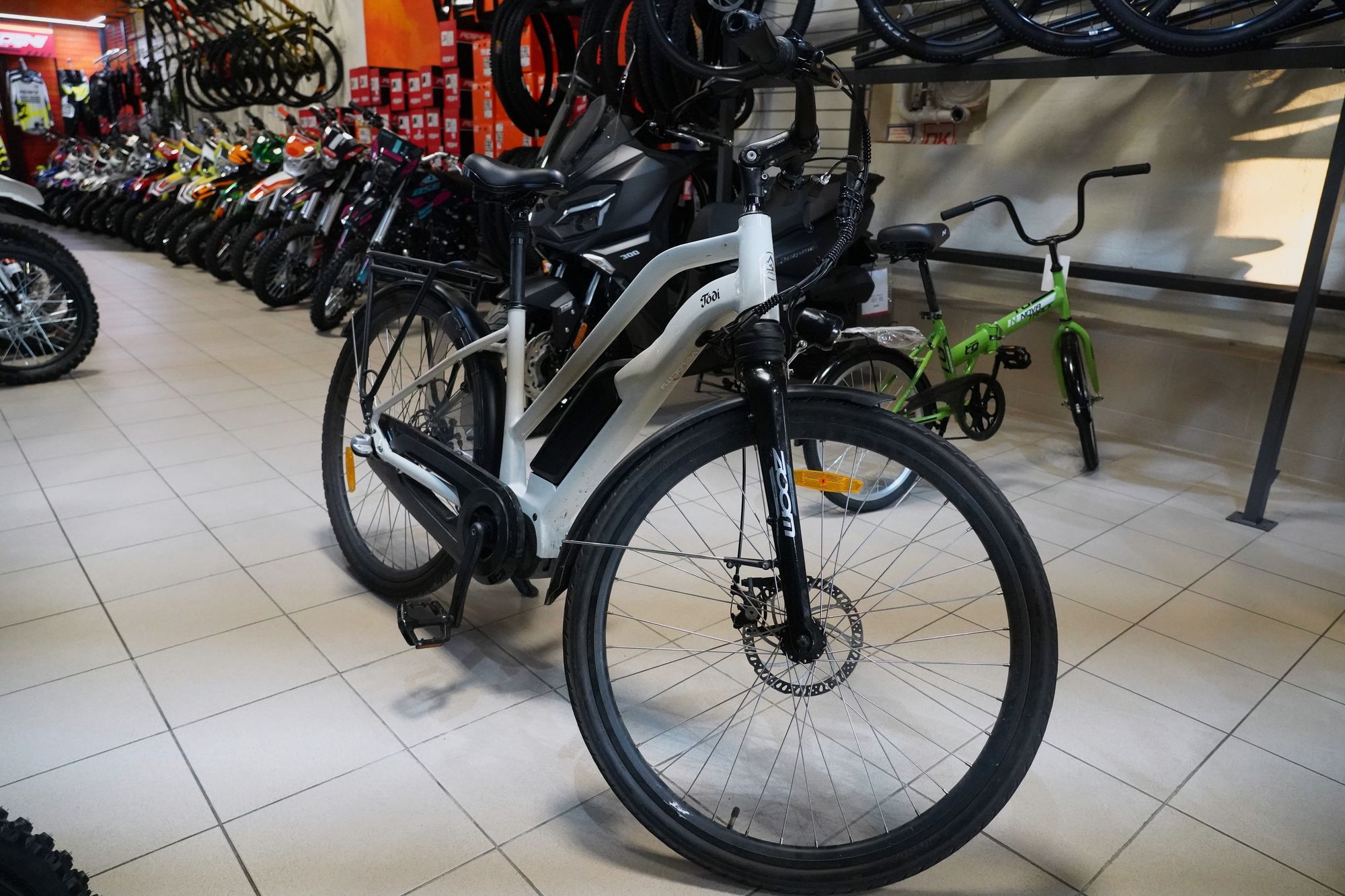 Велосипед электрогибрид Alpinebike Todi  CITY размер M цвет Топленое молоко