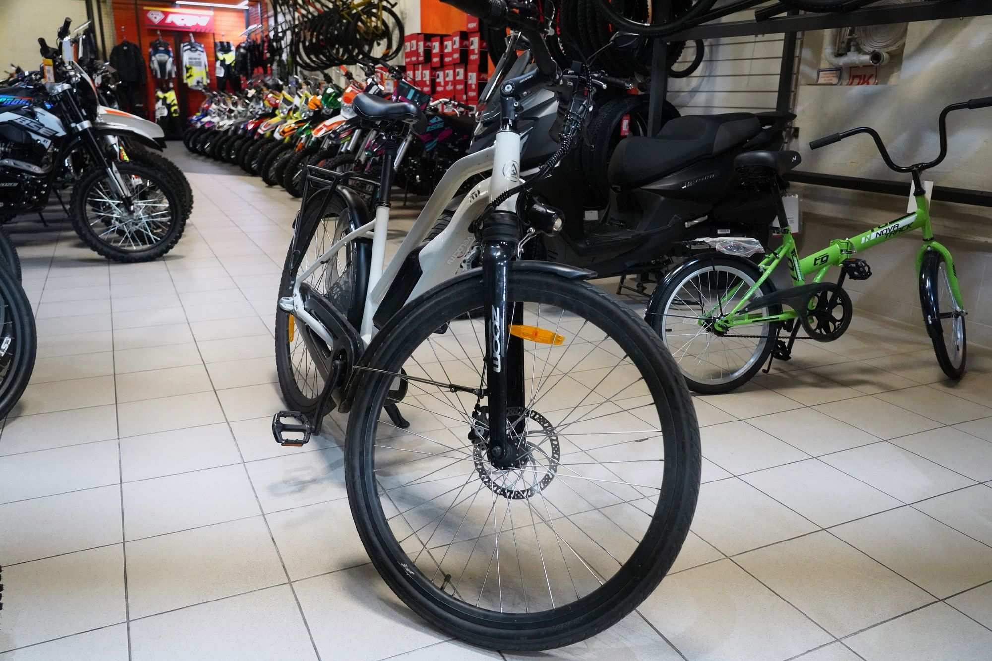Велосипед электрогибрид Alpinebike Todi  CITY размер M цвет Топленое молоко