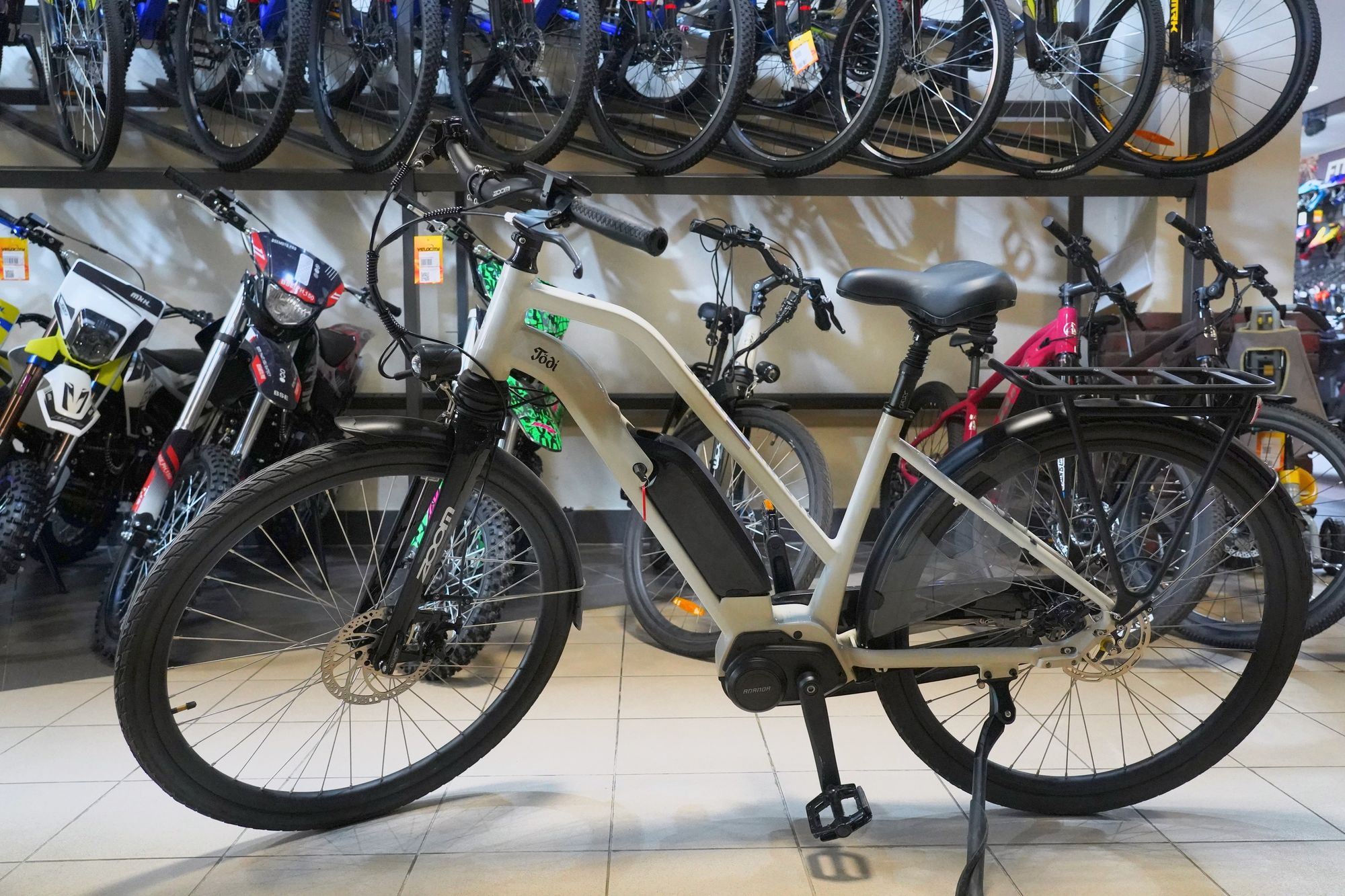 Велосипед электрогибрид Alpinebike Todi  CITY размер M цвет Топленое молоко