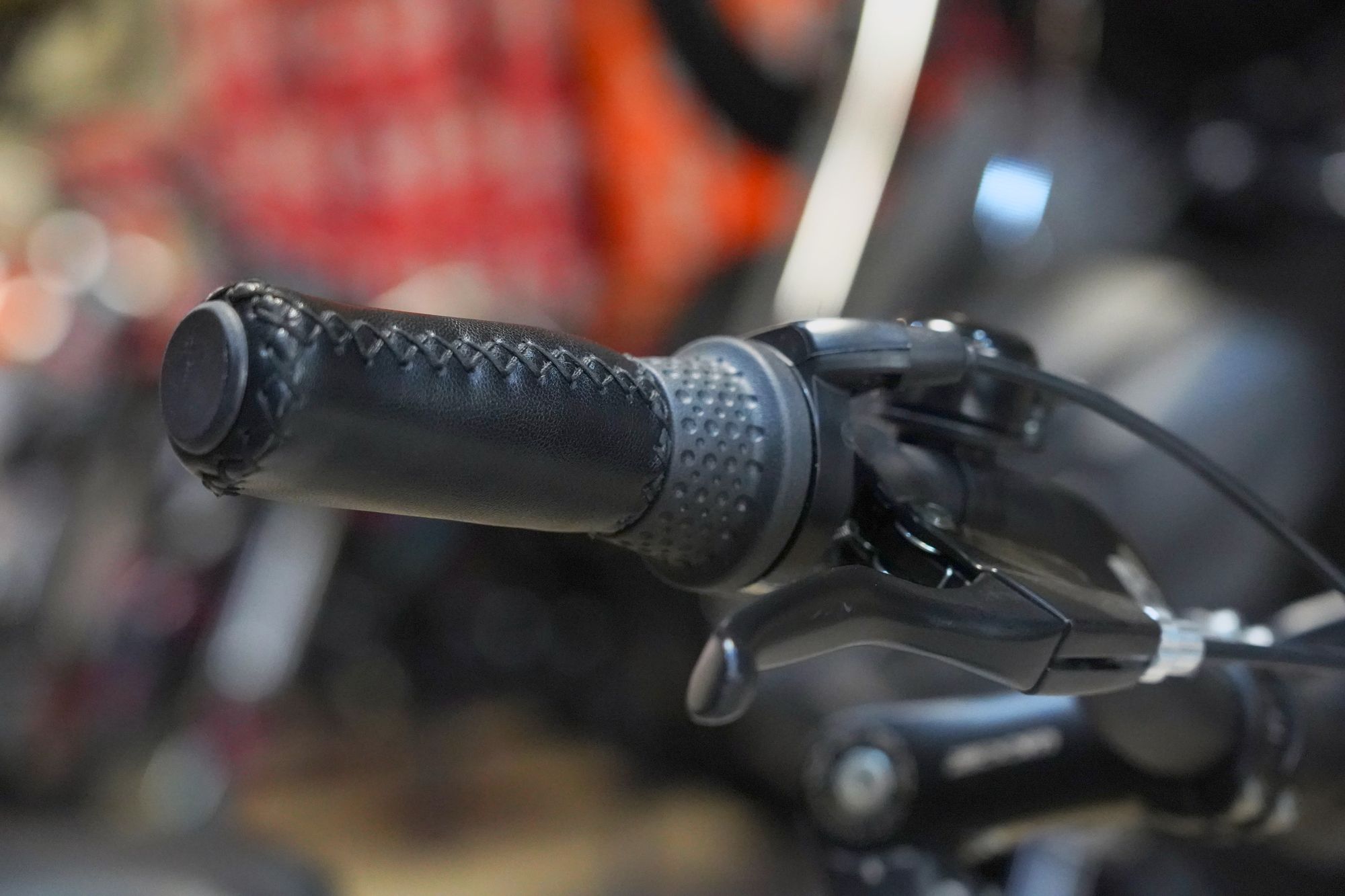 Велосипед электрогибрид Alpinebike Todi  CITY размер M цвет Топленое молоко