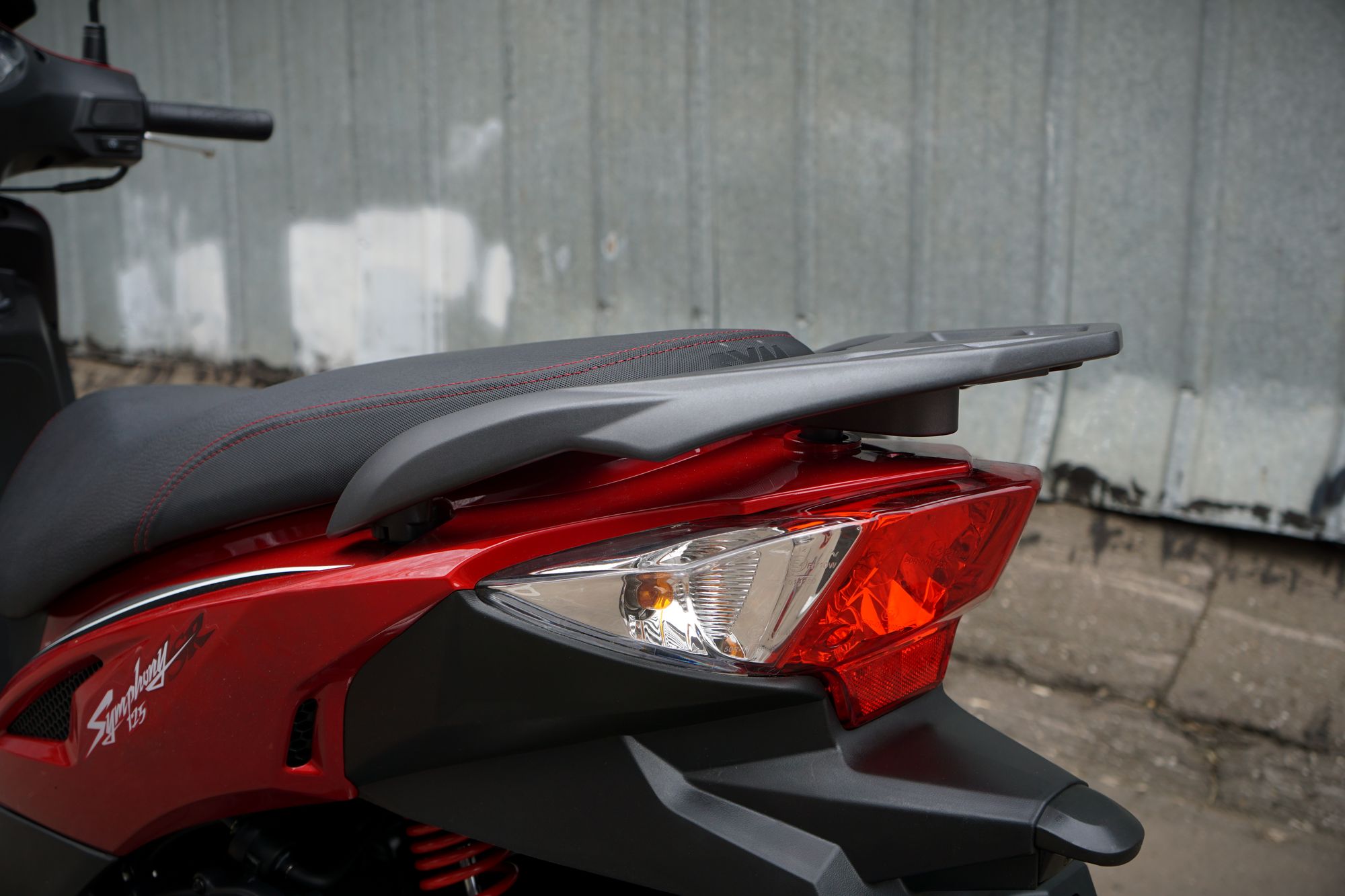 Скутер SYM Symphony SR 125  Красный