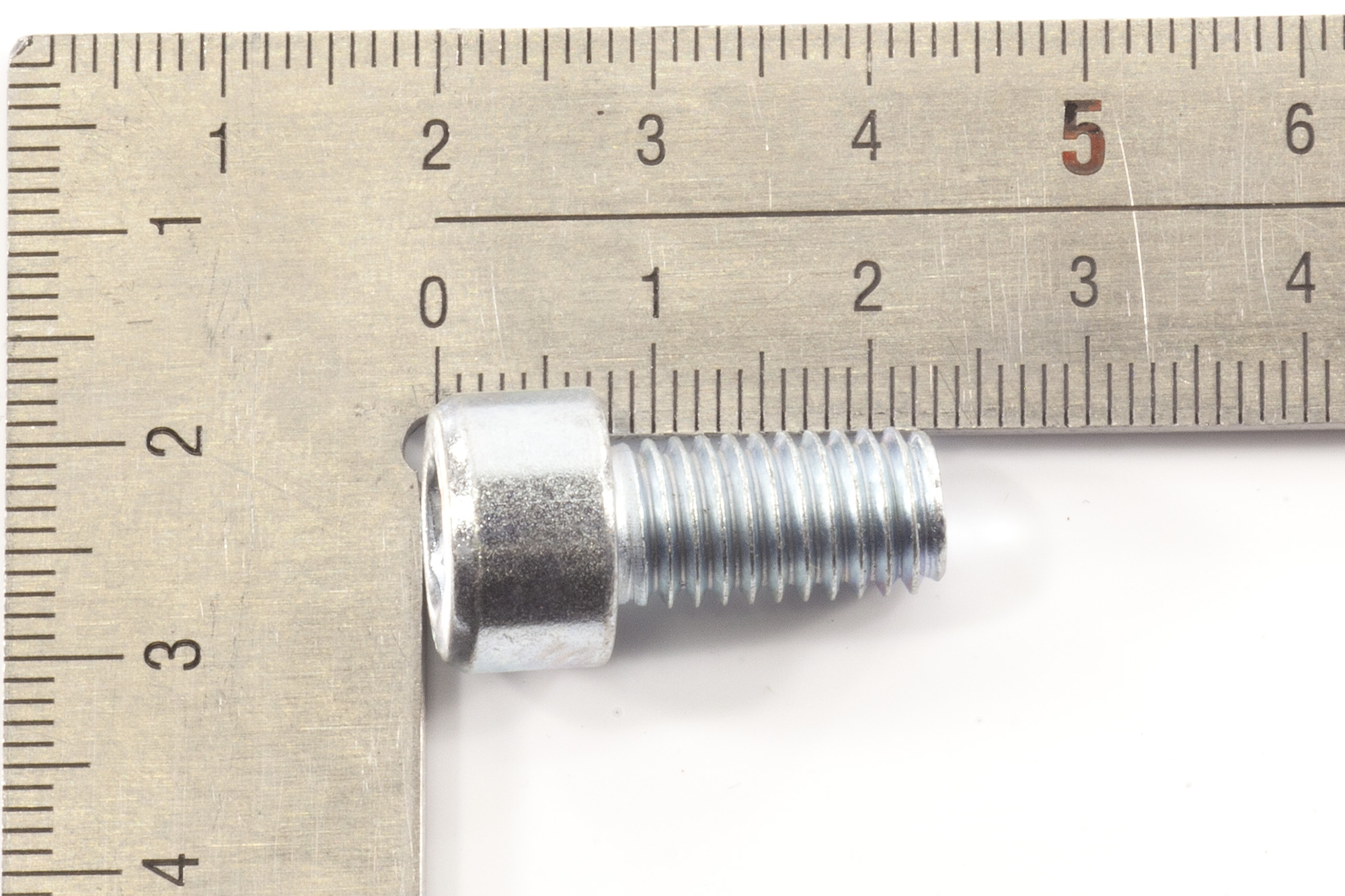 Винт M8x15 BSE ZS154FMI