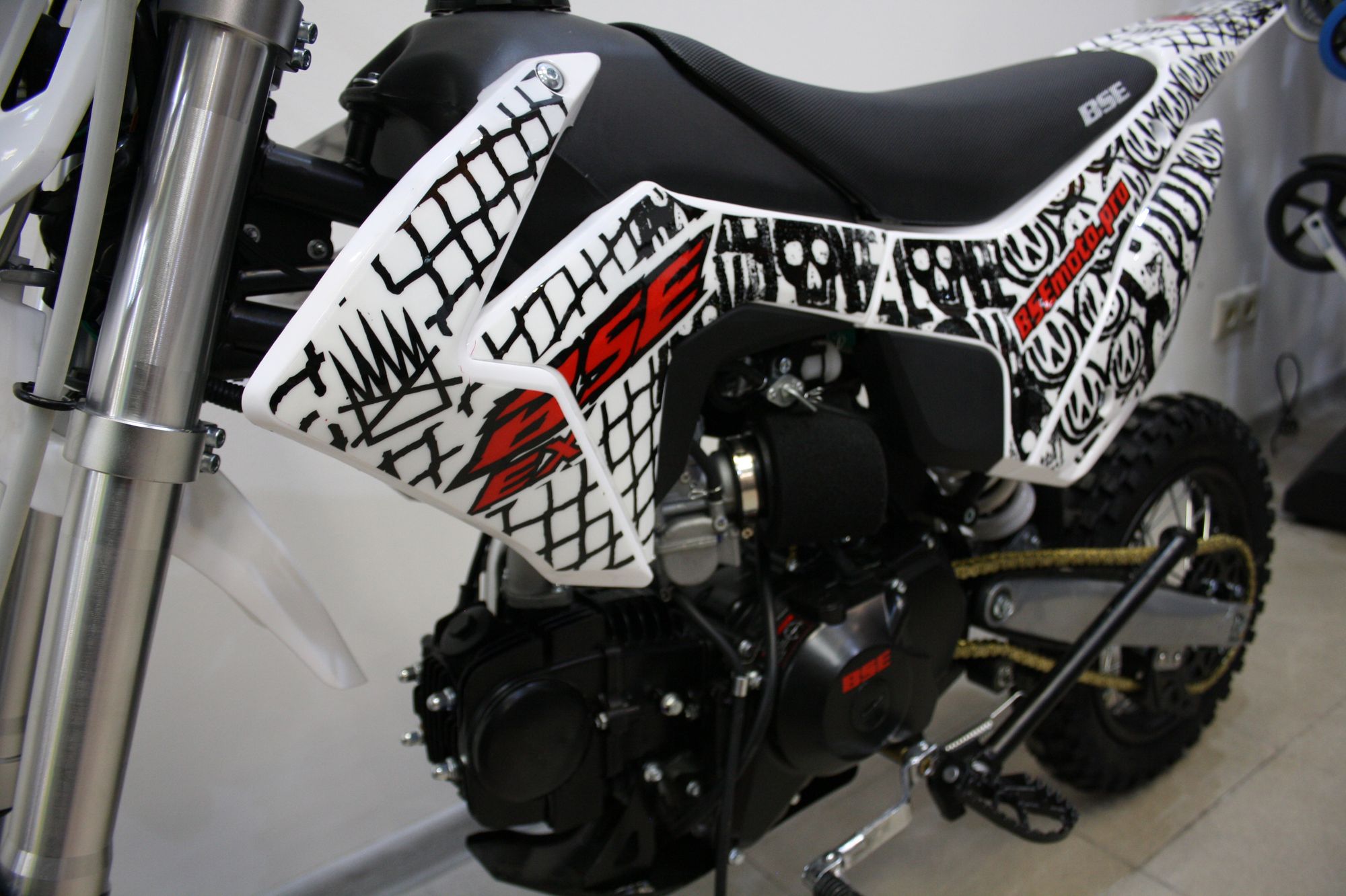 Питбайк BSE EX 125e 14/12 Max13 White Red 2