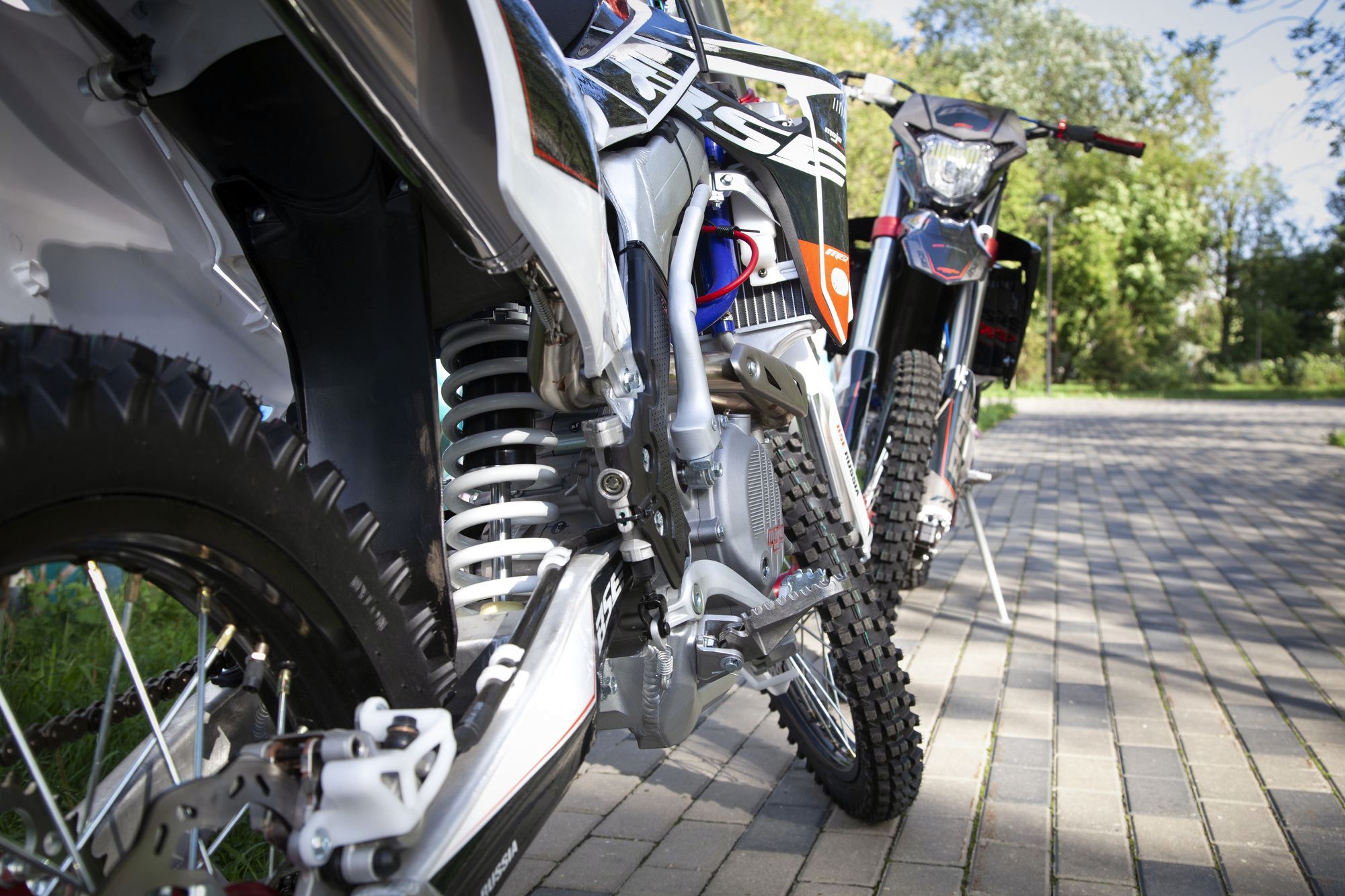 Эндуро / кроссовый мотоцикл BSE M2 Force White (2)