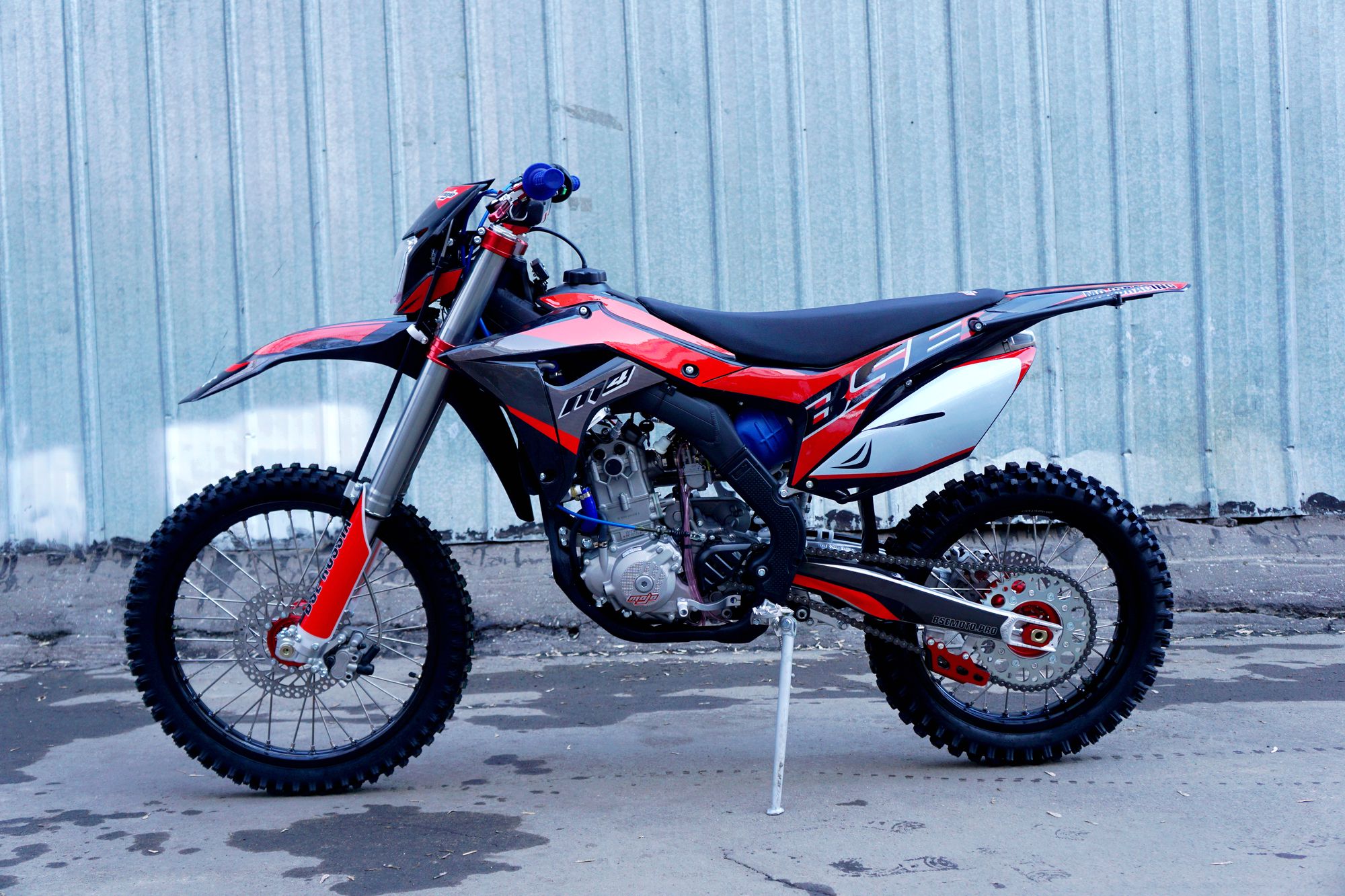 Эндуро / кроссовый мотоцикл BSE M4